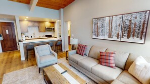TV - Diamond Condo w/ 1.5 Baths - Bfreakfast Included (Vail)