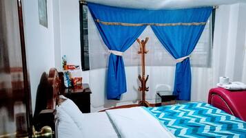 Habitación doble, 1 cama Queen size, baño privado | Wifi gratis y ropa de cama