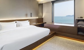 Premium bedding, down comforters, pillowtop beds, individually decorated - Stubborn Hotel (Geoje)