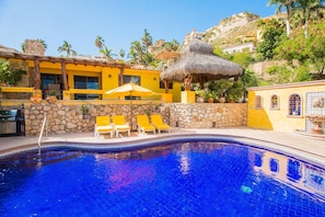 Outdoor pool - Walk to Cabo Marina & Downtown: Villa Mira Flores (Cabo San Lucas)
