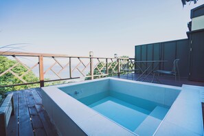 Kamer (Third) | Terras