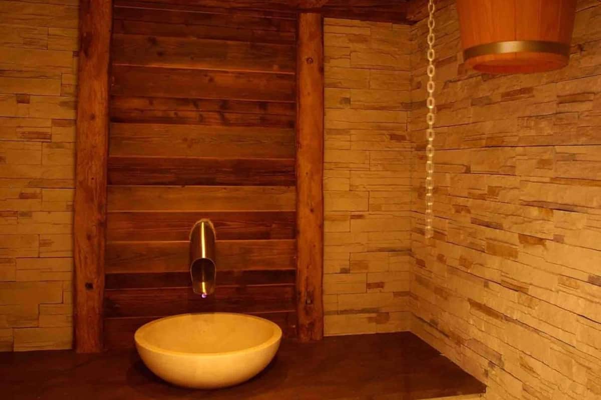 sauna, steam room