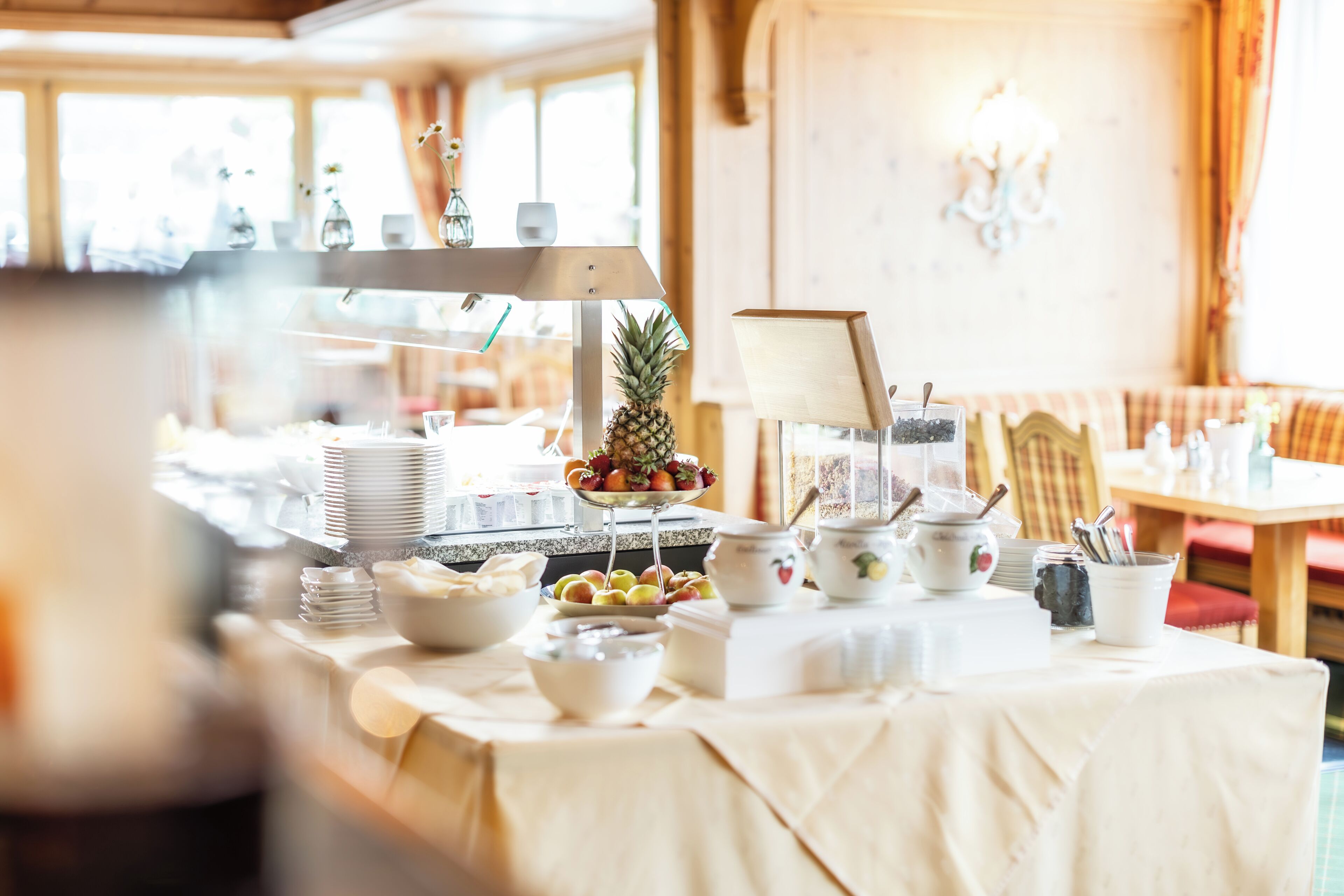 Free daily buffet breakfast