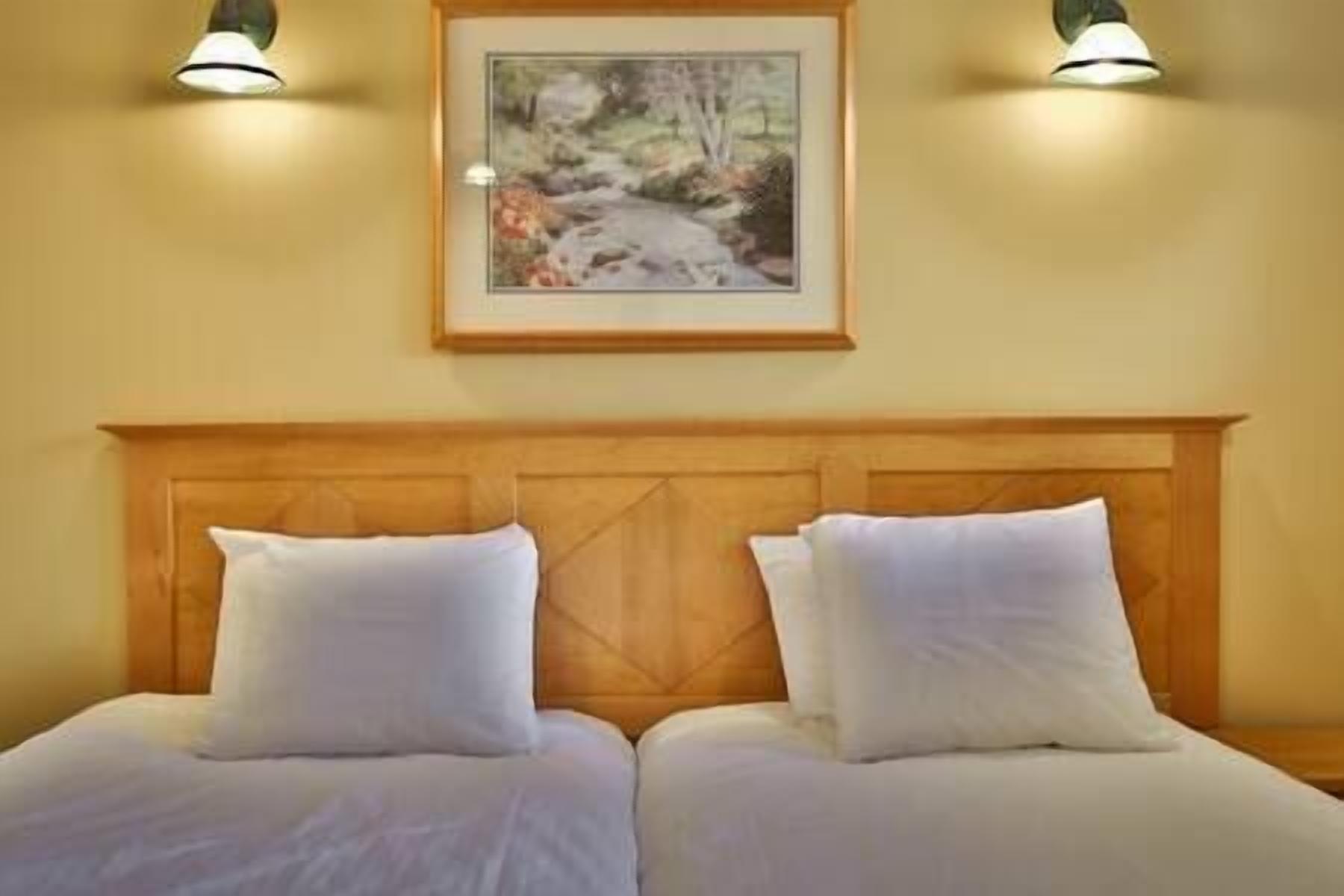 2 bedrooms, in-room safe, iron/ironing board, free WiFi