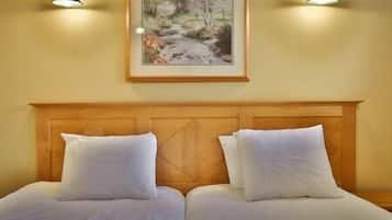 2 bedrooms, in-room safe, iron/ironing board, free WiFi