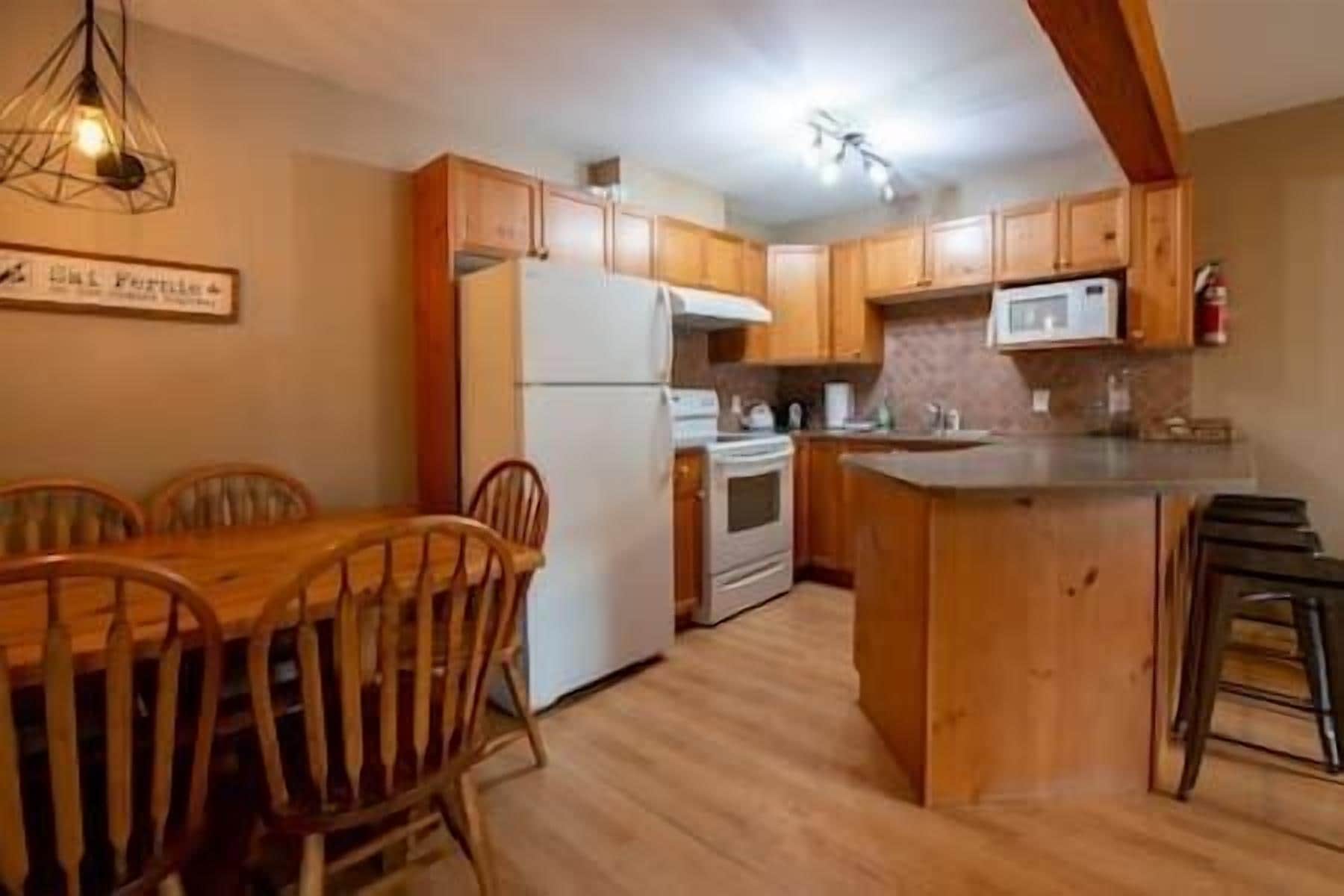 Riverside 3 Bedroom, 2 Storey Townhouse