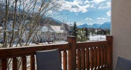 Hotel-Style Suite / Separate Living Room / Private