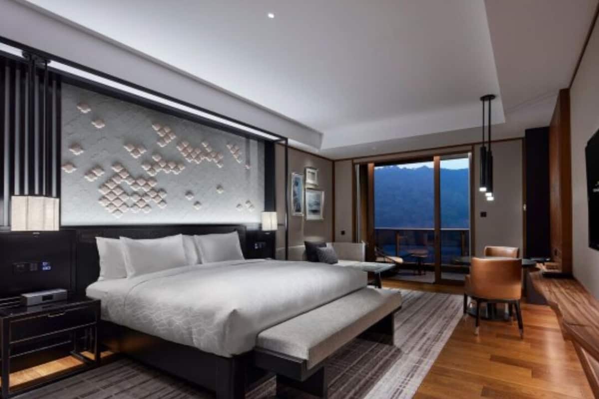 Habitación Premier doble, no fumadores | Minibar, caja fuerte, escritorio y espacio para trabajar con un portátil