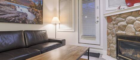 Télévision, cheminée