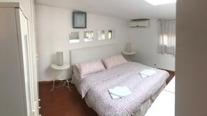 2 bedrooms, bed sheets