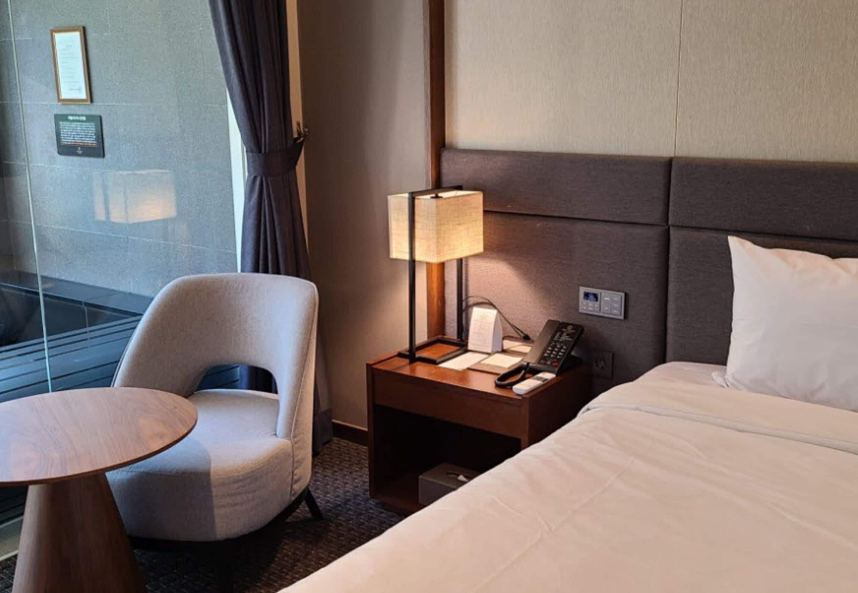 1 bedroom, in-room safe, desk, blackout curtains