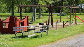 Khu vui chơi trẻ em - ngoài trời