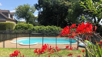 Piscina all'aperto, una piscina riscaldata