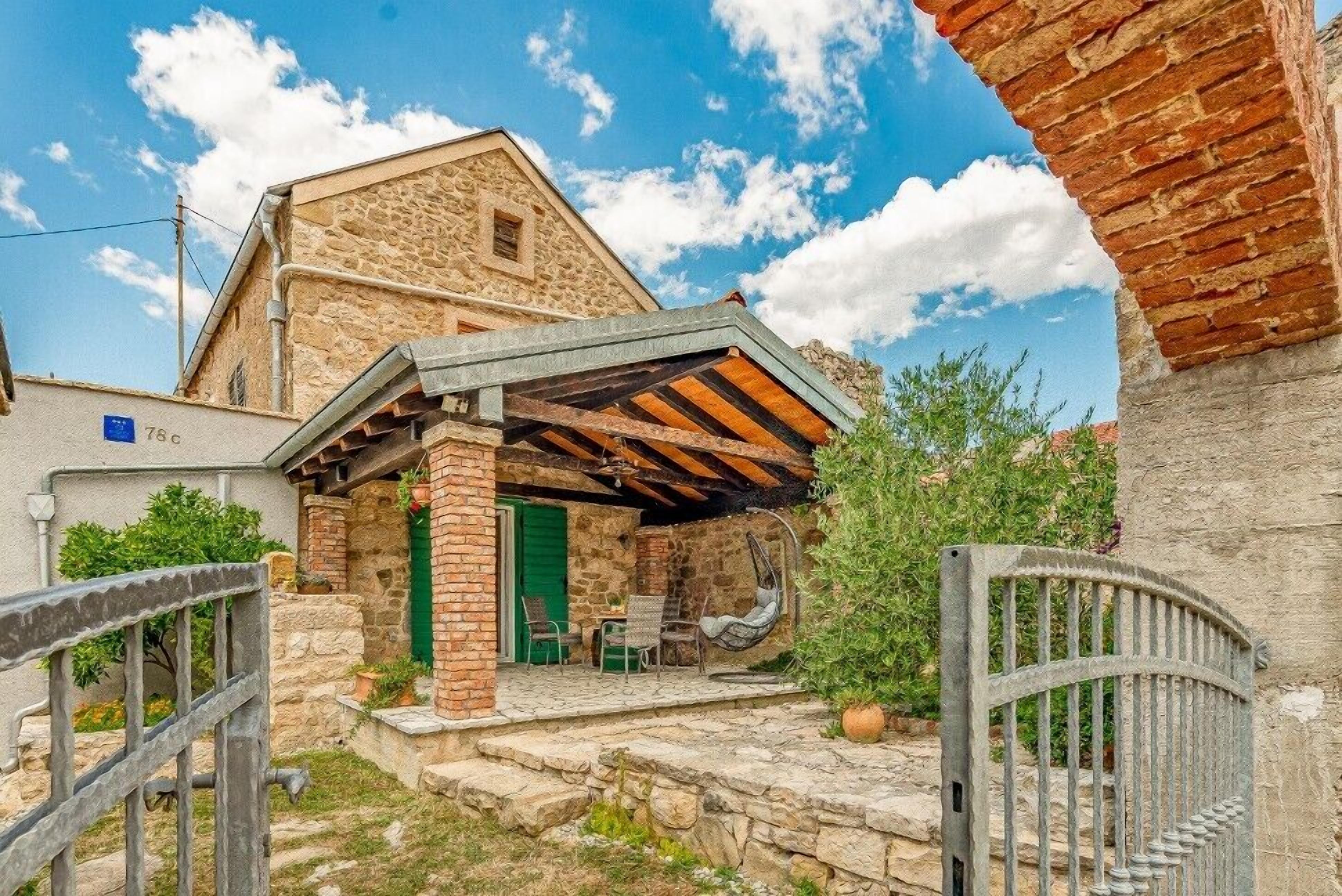 Bagian depan properti