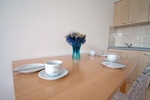 Studio, 1 Bedroom, Accessible, Terrace | Dining - Beach Apartement - Studio Apartement - 2 Persons (Posedarje)