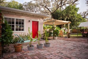 Terrace/patio - The Little Pink Guest Suite (Tampa)