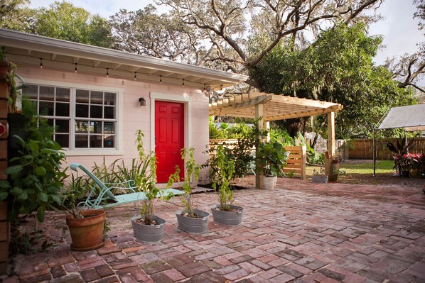 Terrace/patio - The Little Pink Guest Suite (Tampa)