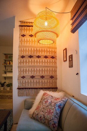 Interior - The Little Pink Guest Suite (Tampa)