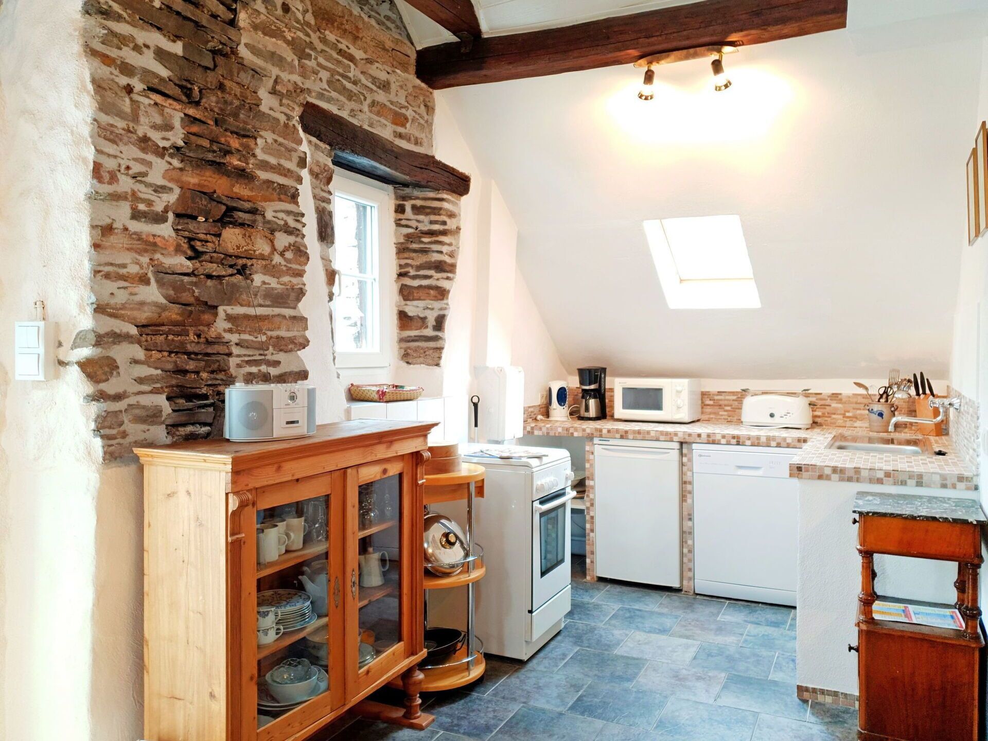 Cosy apartment for 2 guests with WIFI, TV, balcony and parking