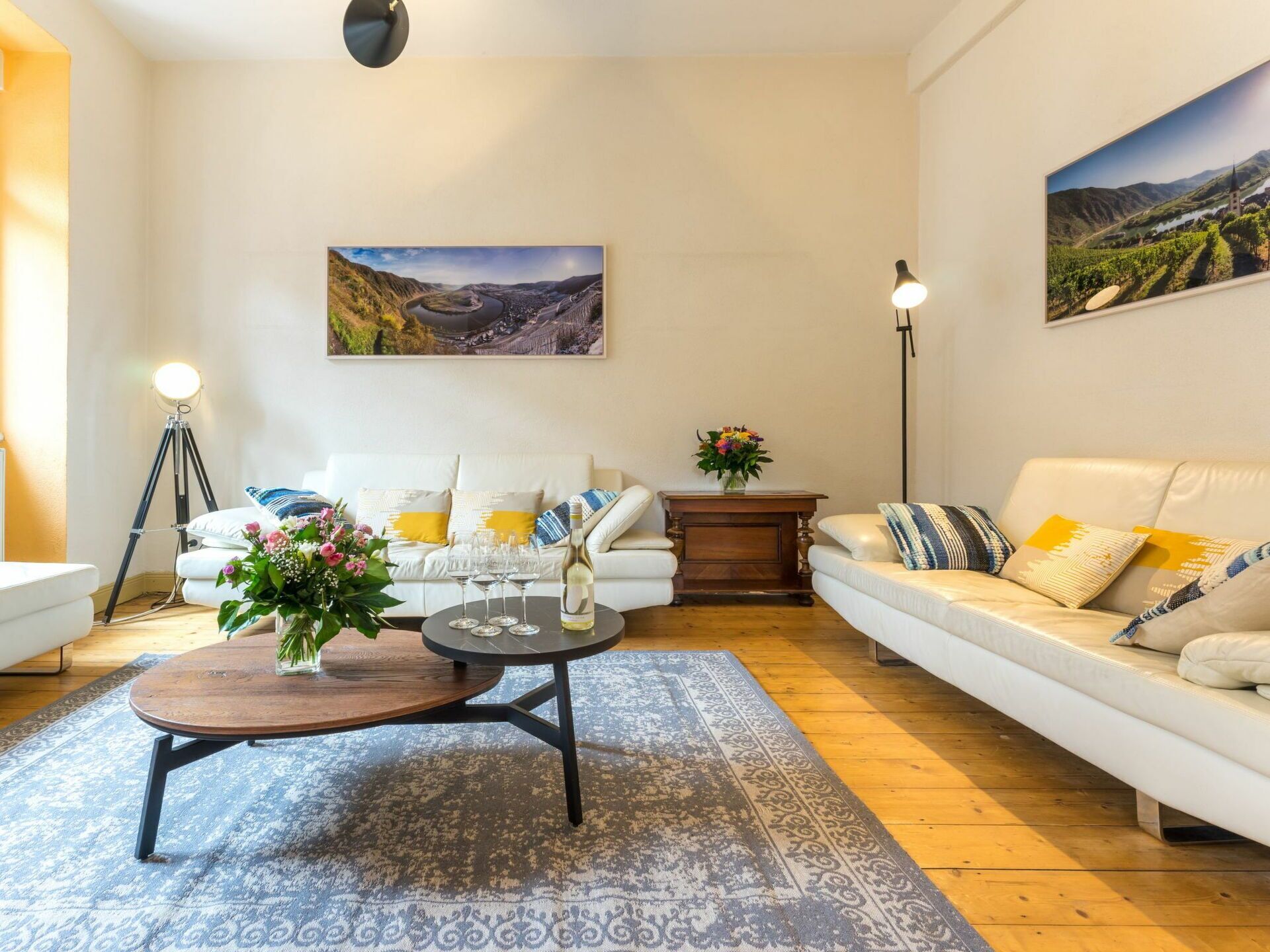 Cosy apartment for 8 people with WIFI, TV, terrace, pets allowed and parking