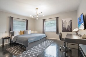 3 bedrooms, desk, iron/ironing board, free WiFi - Miami Luxe⭐️ close to Beach/Wynwood/Airport/Design District & Free gated Parking. (Miami)