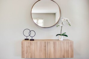 Interior - Miami Luxe⭐️ close to Beach/Wynwood/Airport/Design District & Free gated Parking. (Miami)