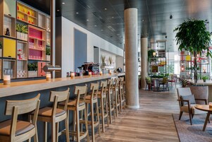 酒吧（店内）