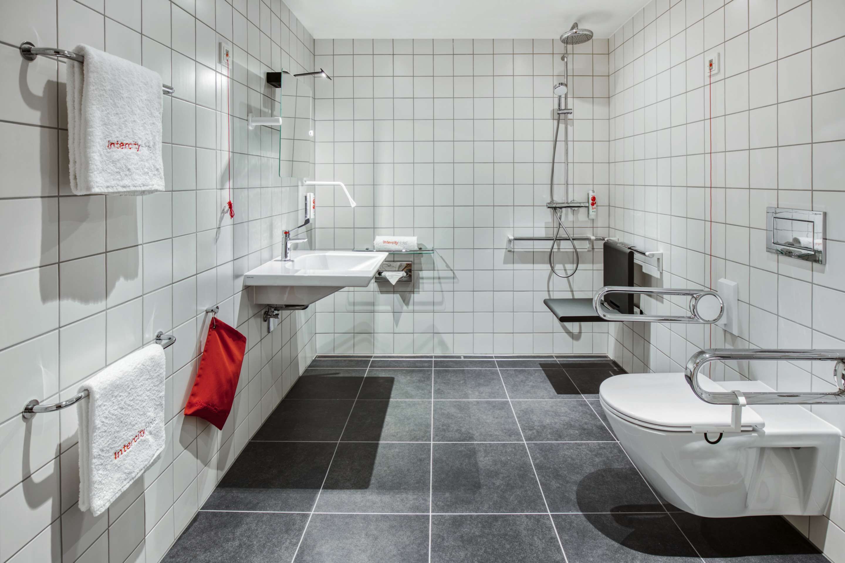 minibar, in-room safe, desk, laptop workspace