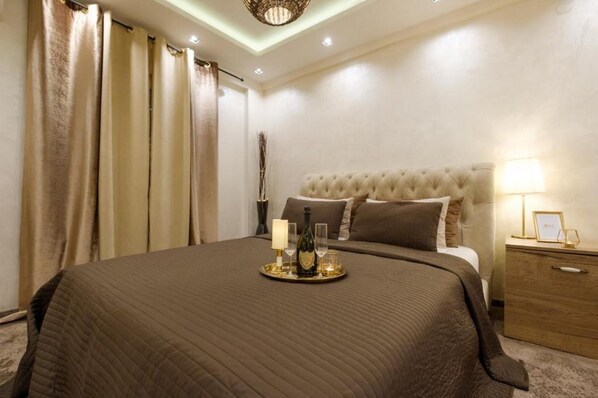 1 bedroom, Egyptian cotton sheets, premium bedding, desk - Central Business Suites with Hot Jacuzzi (Belgrade)