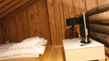 Cabin, 1 Bedroom | 1 bedroom, cribs/infant beds