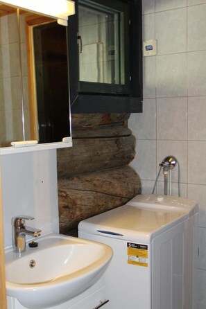 Cabin, 1 Bedroom | Bathroom | Shower, towels, toilet paper