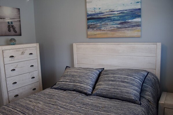 2 bedrooms, WiFi, bed sheets, wheelchair access