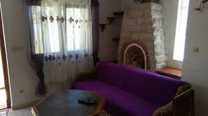 하우스, 침실 2개, 테라스 | 거실 | TV