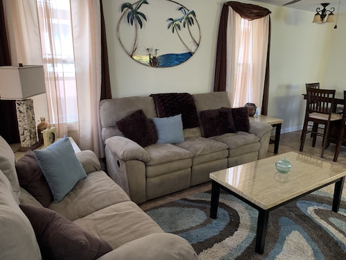 WingSong of Highlands near the Bay/ocean/Seastreak Ferry