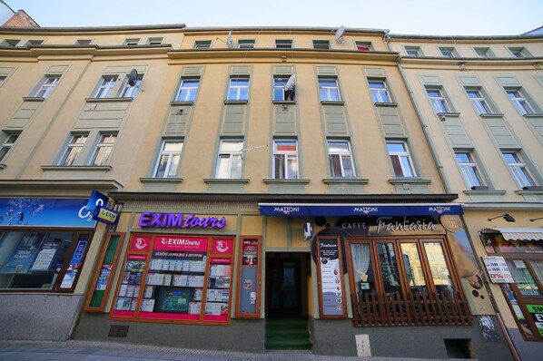 Front of property - Apartment No. 10 Zeyerova 13 (Karlovy Vary)