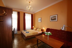 Apartamento | 2 quartos, cofres nos quartos, ferros/tábuas de passar roupa