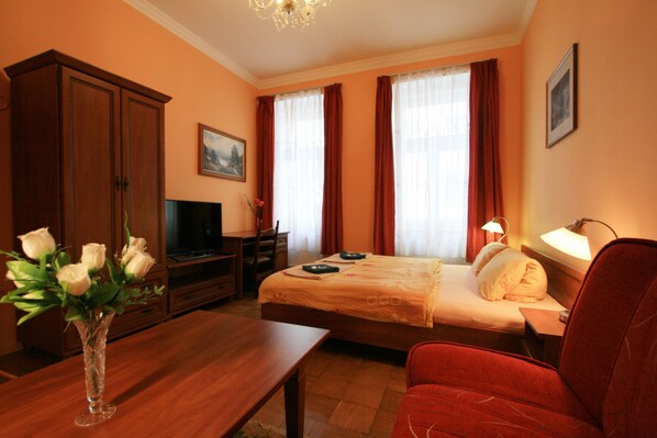 2 bedrooms, in-room safe, iron/ironing board, cribs/infant beds - Apartment No. 10 Zeyerova 13 (Karlovy Vary)