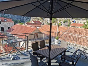 Departamento, 2 habitaciones, para fumadores, vista a la montaña | Terraza o patio