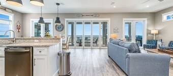 Sea No Evil: Beautiful Beachfront Home- Sleeps 10, Pet Friendly, Private Pool