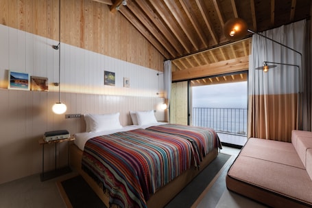 Down comforters, in-room safe, free WiFi, bed sheets. Kamome Slow Hotel
