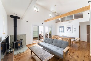 Living area - Kamome Slow Hotel (Awaji)