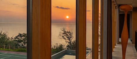 Down comforters, in-room safe, individually decorated