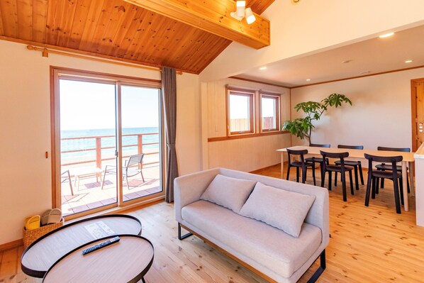 Living area - Kamome Slow Hotel (Awaji)