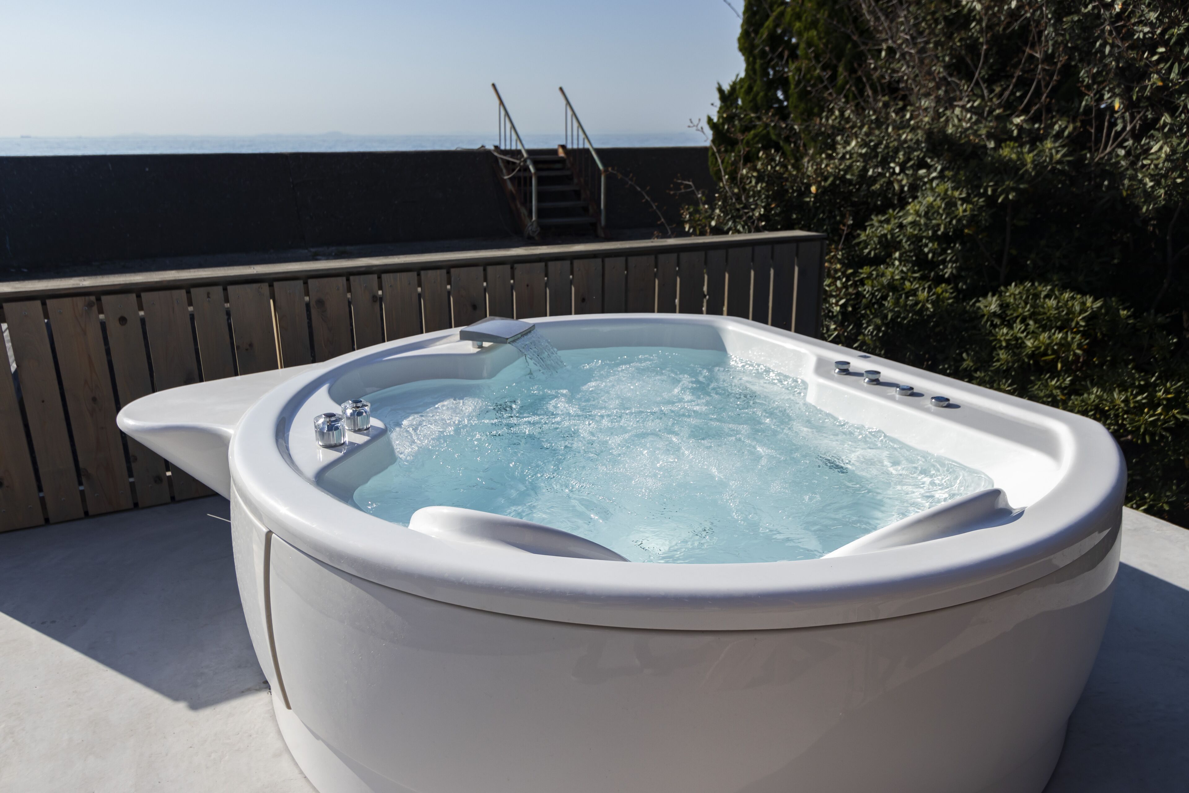Bañera de hidromasaje privada