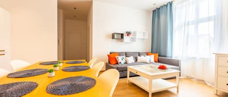 Huoneisto | Oleskelualue | LCD-televisio