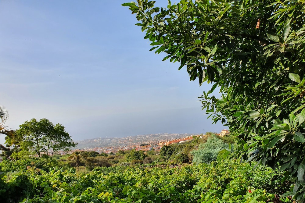 Eco Rural house surrounded by nature and views, WIFI