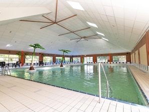 House | Pool | Outdoor pool - Detached Holiday Home With Jetty Near Hoorn (Andijk)
