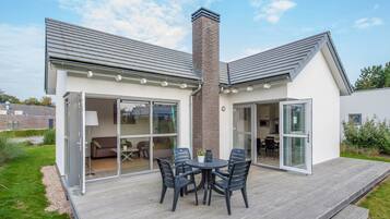 House | Outdoor dining