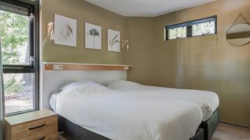 Bungalow | 3 bedrooms, individually furnished, bed sheets