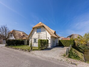 Exterior - Restyled Villa With Dishwasher, Near the Sea in Domburg (Domburg)